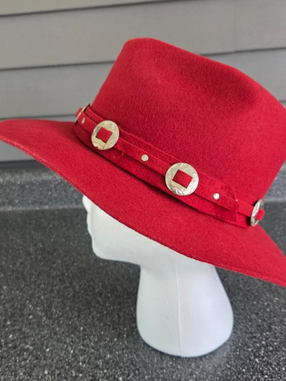 Red Felt Fedora Eddy Brothers Women s Hat 7 1/8 Conchos Studs